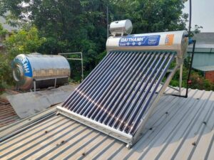Lắp đặt máy nước nóng năng lượng mặt trời Quận 10