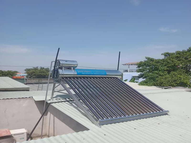 Tại sao nên lắp đặt máy nước nóng năng lượng mặt trời Quận Tân Phú 