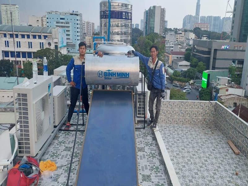 Dịch vụ lắp đặt máy nước nóng năng lượng mặt trời quận Tân Phú