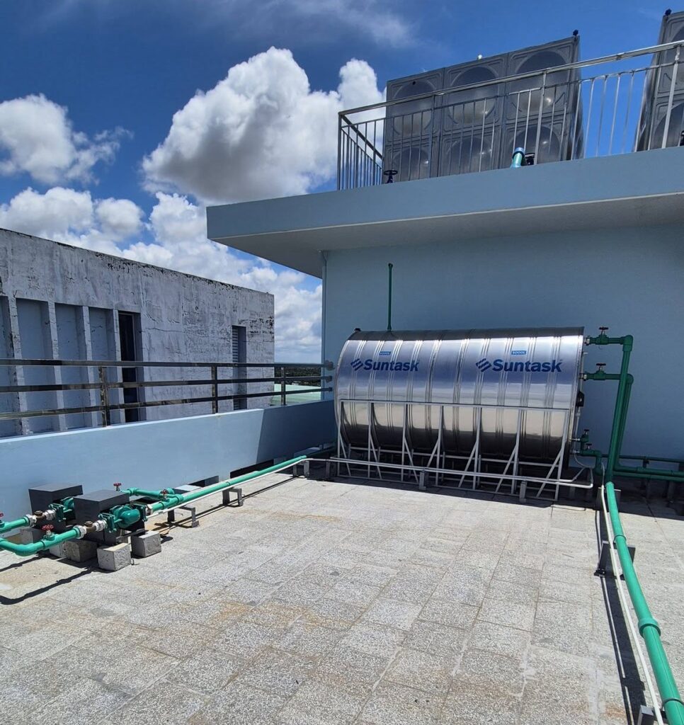 Hệ thống nước nóng năng lượng mặt trời 10.000 lít tại Bệnh viện Đa khoa Vĩnh Long 6 Hệ thống nước nóng năng lượng mặt trời 10.000 lít tại Bệnh viện Đa khoa Vĩnh Long